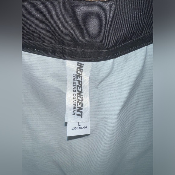 NWOT Independent Trading Company Black Water Resistant Raincoat - Picture 3 of 10